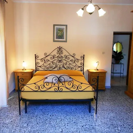 House And Apts. In 33558 Appartamento
