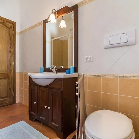 House And Apts. In 33558 Appartamento Cala Gonone
